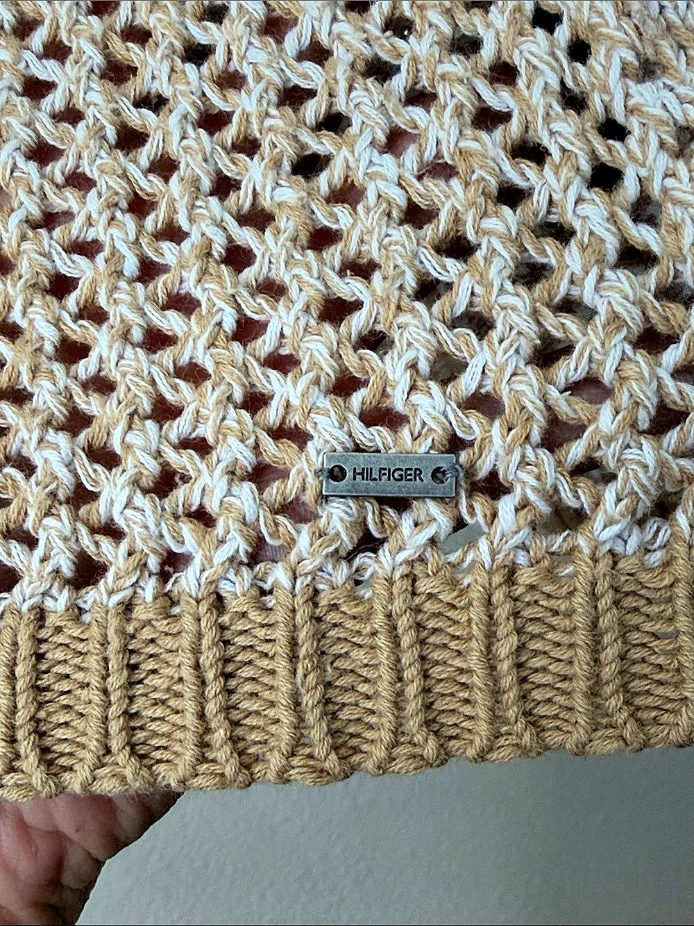 Tommy Hilfiger Open Knit V-Neck Sweater Beige & White Size Large - Picture 4 of 7